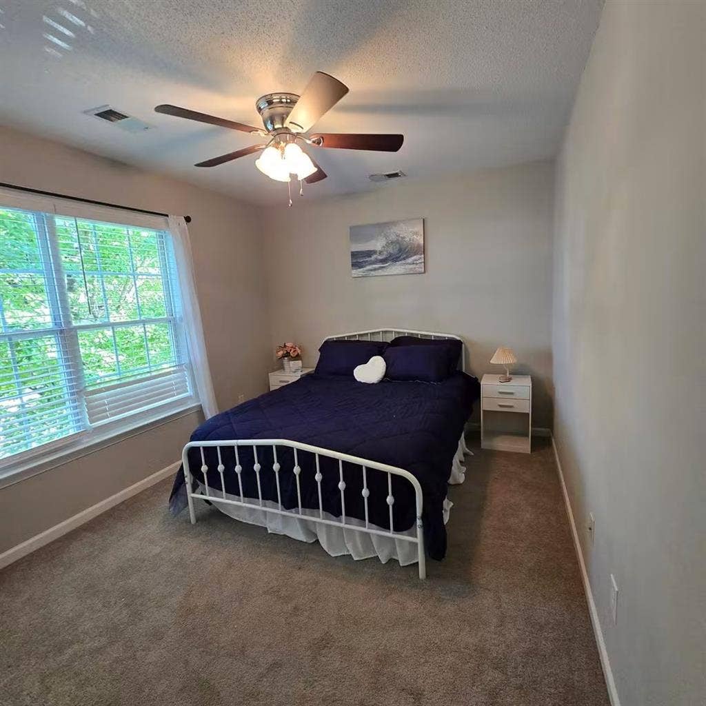 2 Furnished rooms in 3 BR townhouse