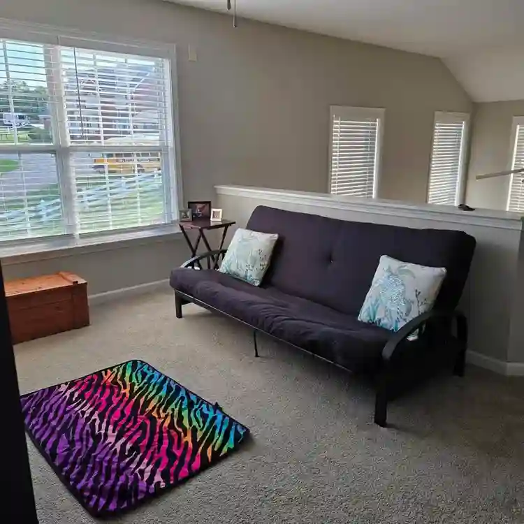 2 Furnished rooms in 3 BR townhouse