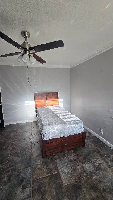 Room for rent in Central Fresno