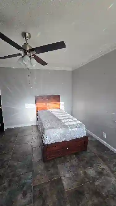 Room for rent in Central Fresno