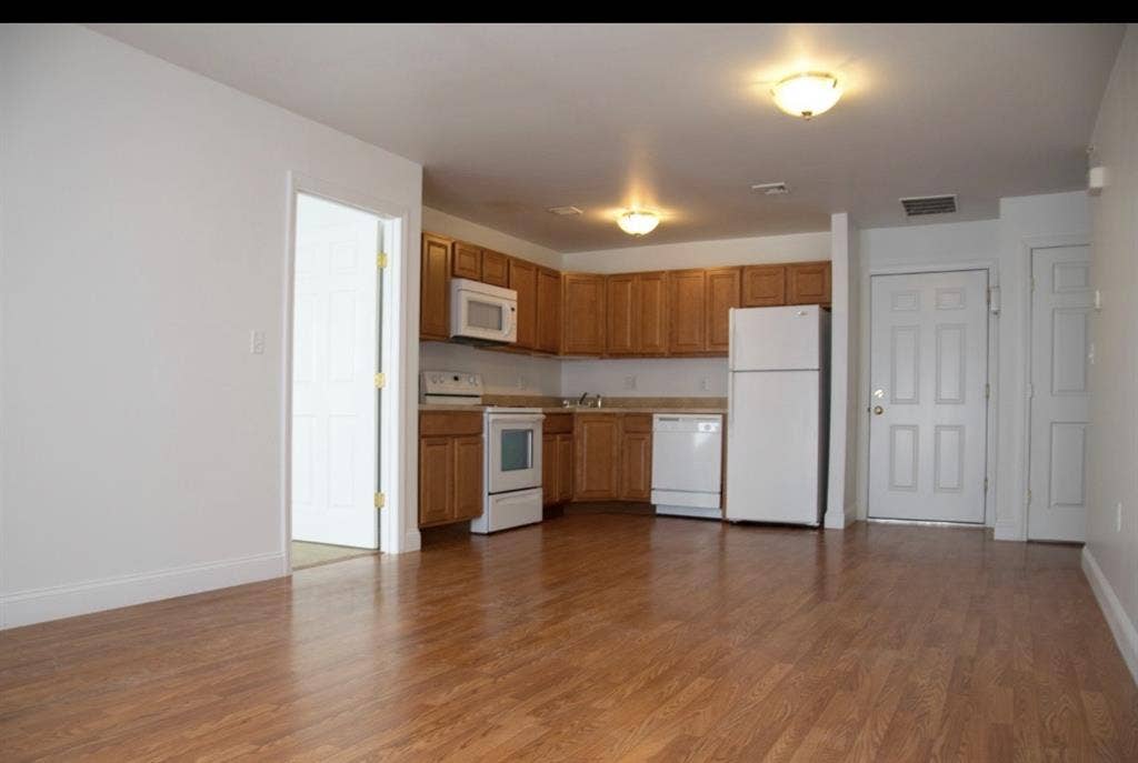 Private Room & bath in 2b2b nashua