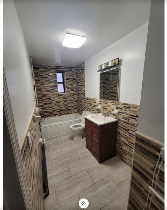 Nice Astoria Apt: Roommate Wanted