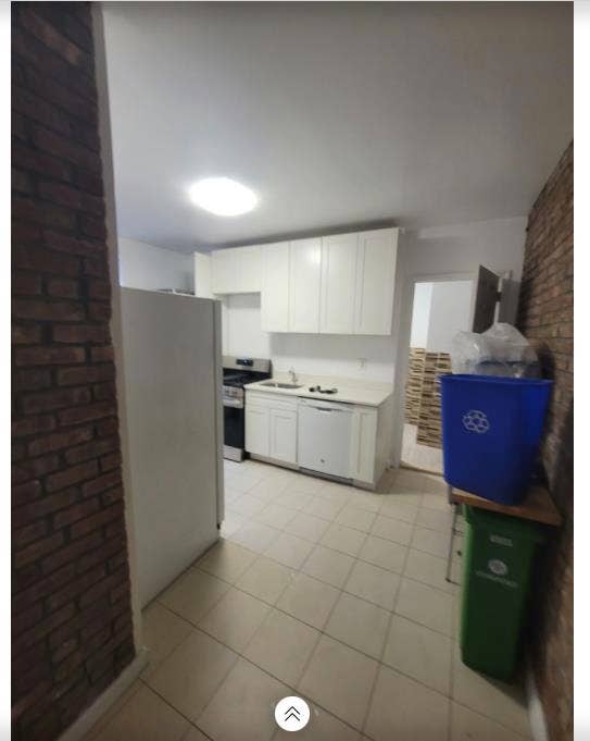 Nice Astoria Apt: Roommate Wanted