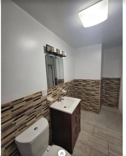 Nice Astoria Apt: Roommate Wanted