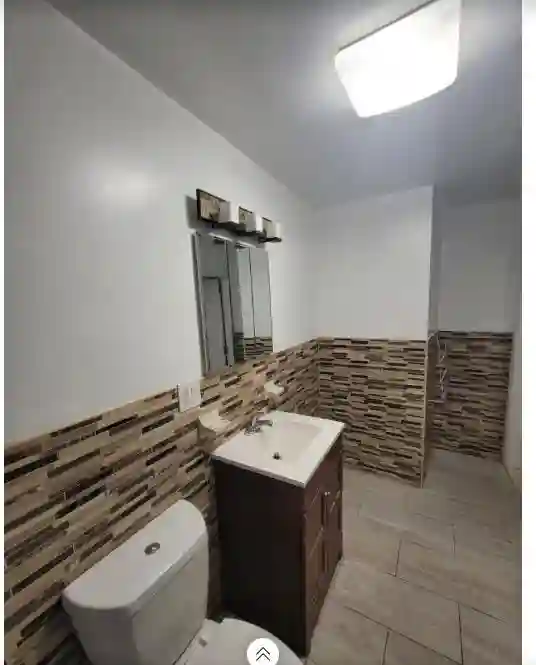 Nice Astoria Apt: Roommate Wanted