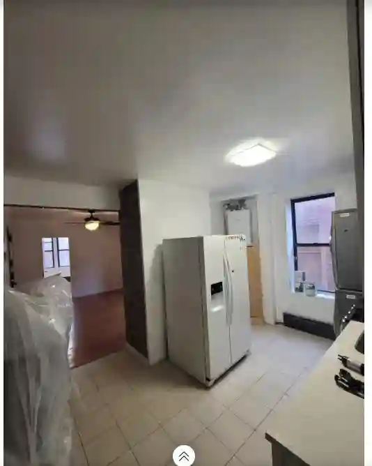 Nice Astoria Apt: Roommate Wanted