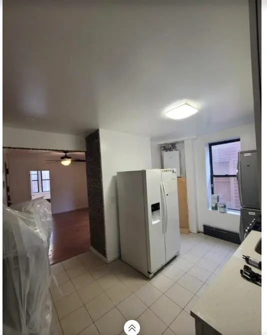 Nice Astoria Apt: Roommate Wanted