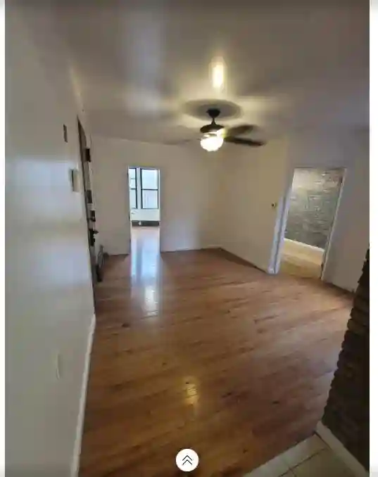 Nice Astoria Apt: Roommate Wanted
