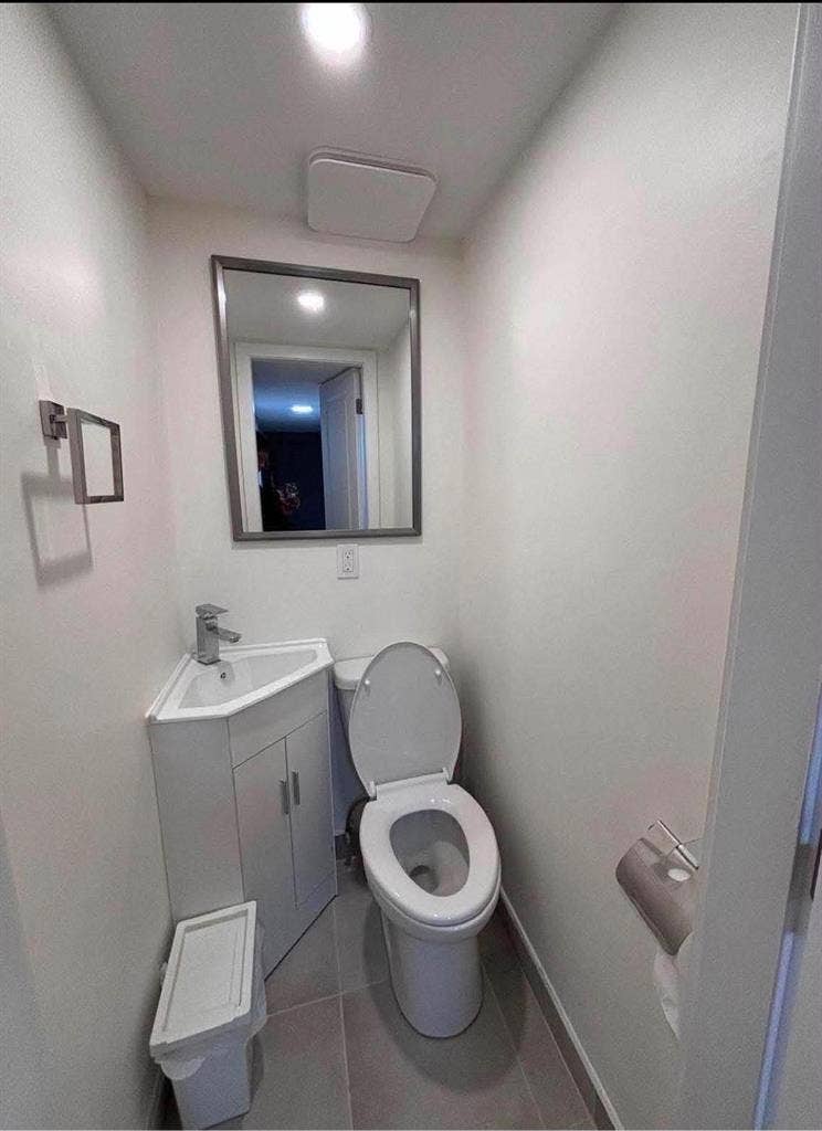 Private room at Main and 40th Ave