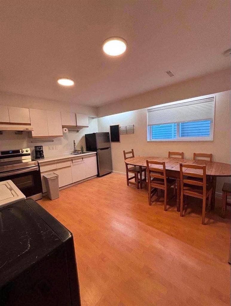 Private room at Main and 40th Ave