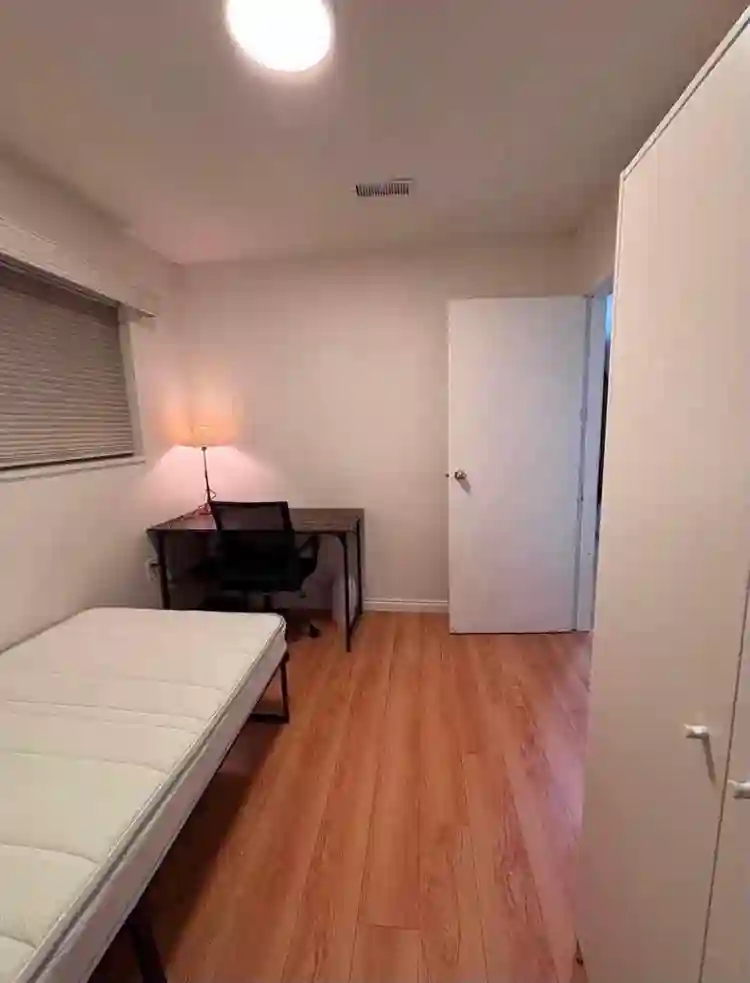 Private room at Main and 40th Ave