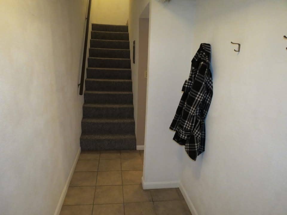 711 W Elm St Room Rental