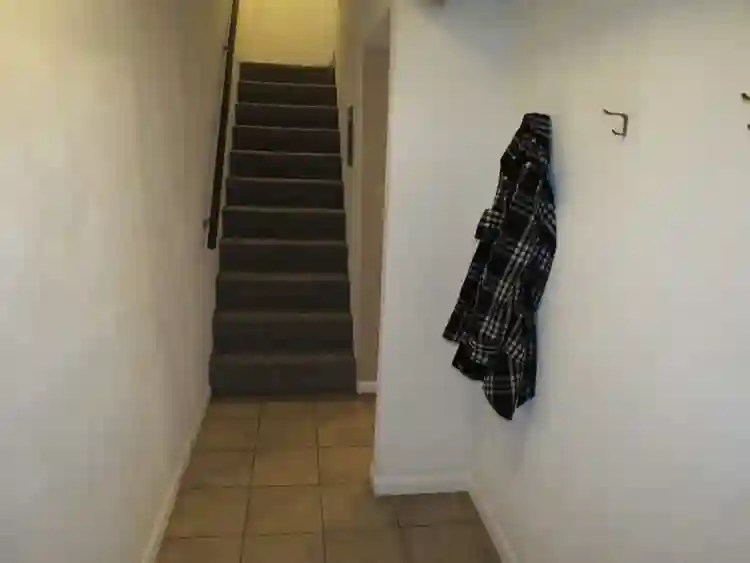 711 W Elm St Room Rental
