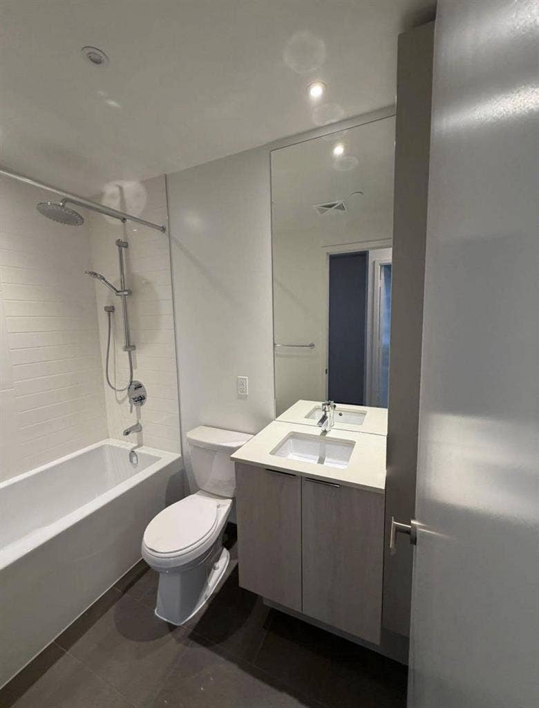 2 Beds & 1 Bath at M3
