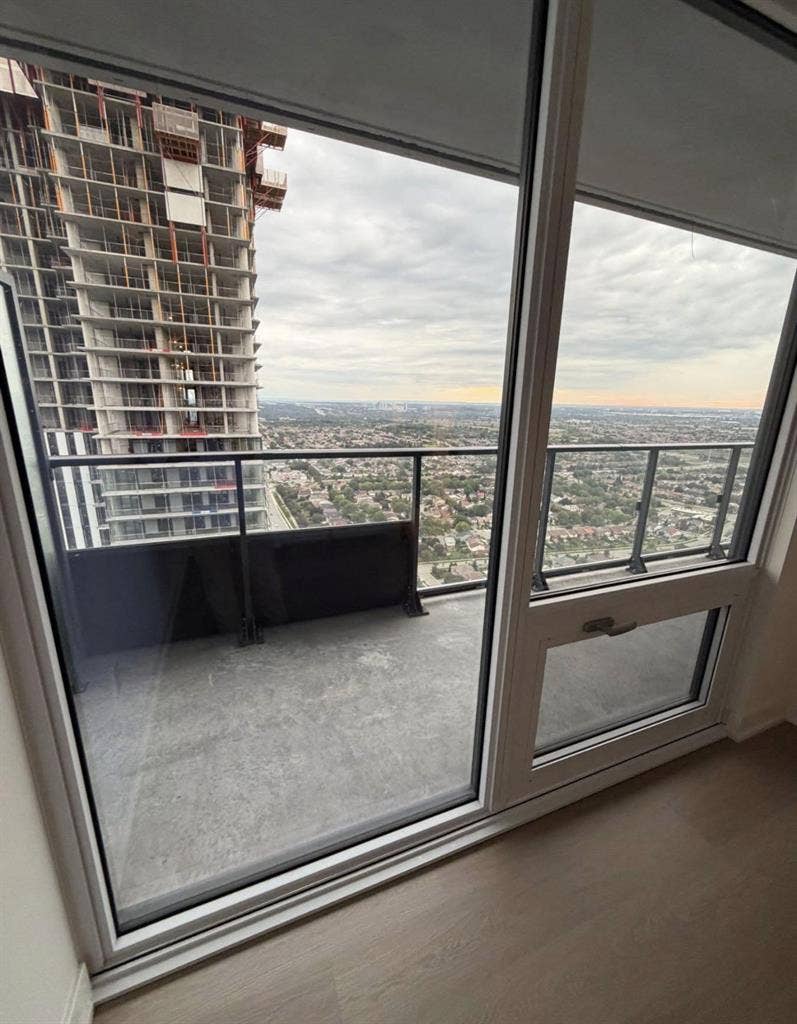 2 Beds & 1 Bath at M3