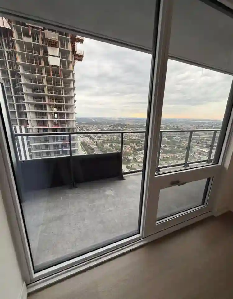 2 Beds & 1 Bath at M3