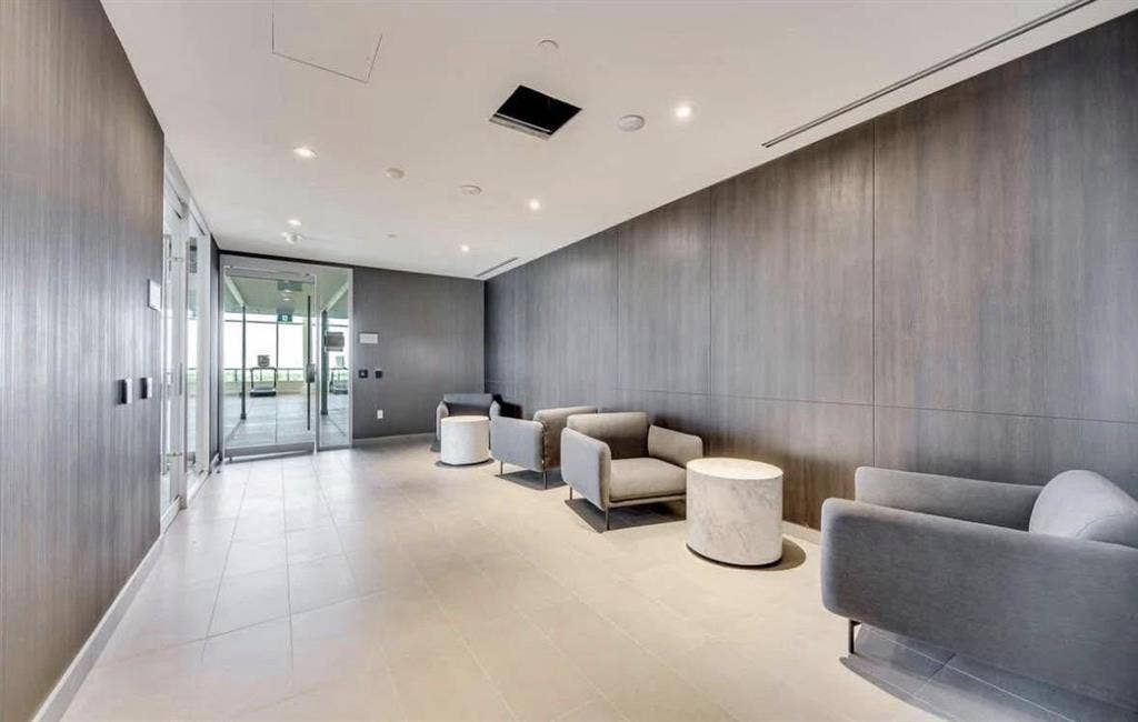 2 Beds & 1 Bath at M3