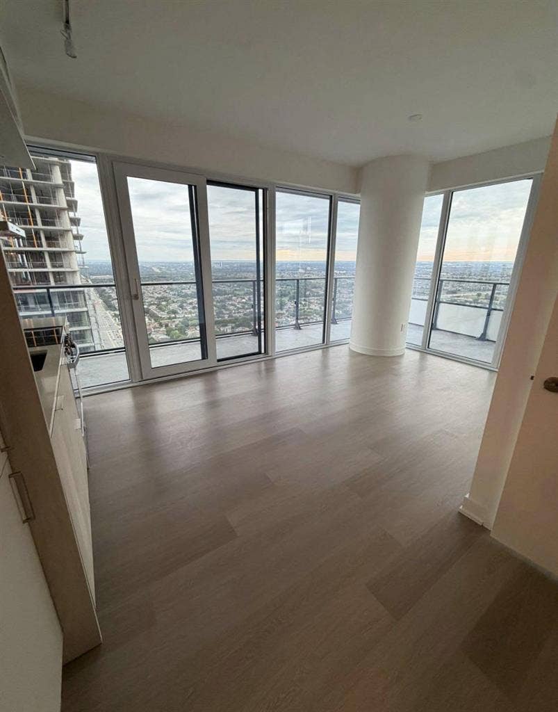 2 Beds & 1 Bath at M3
