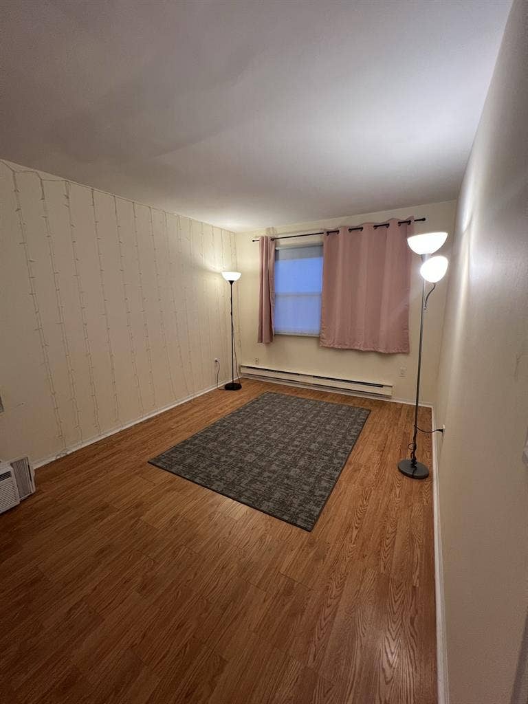 Unfurnished Room for Rent