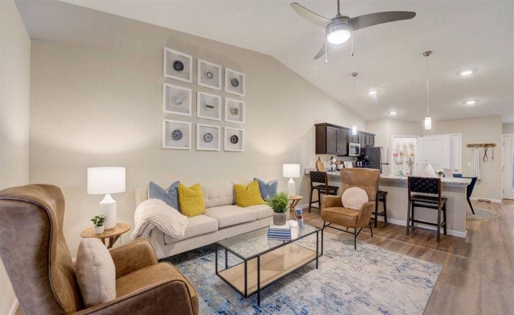 2 Bedroom 2 Bedroom avl for rent