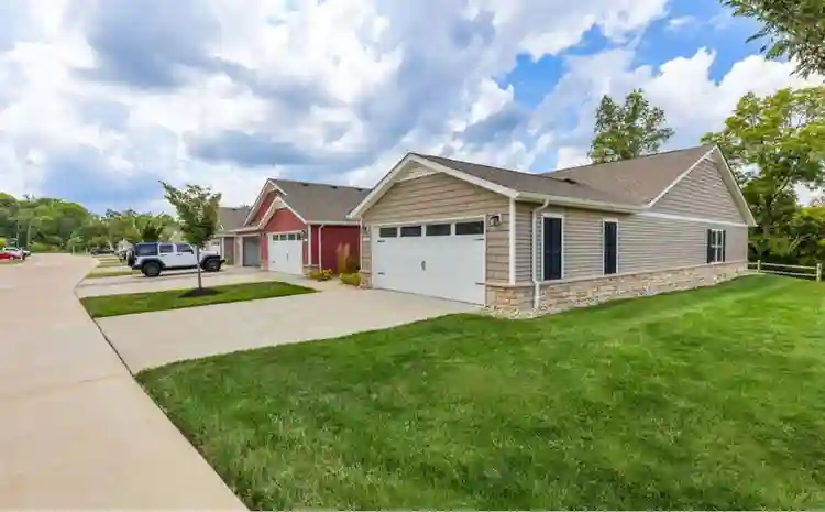 2 Bedroom 2 Bedroom avl for rent