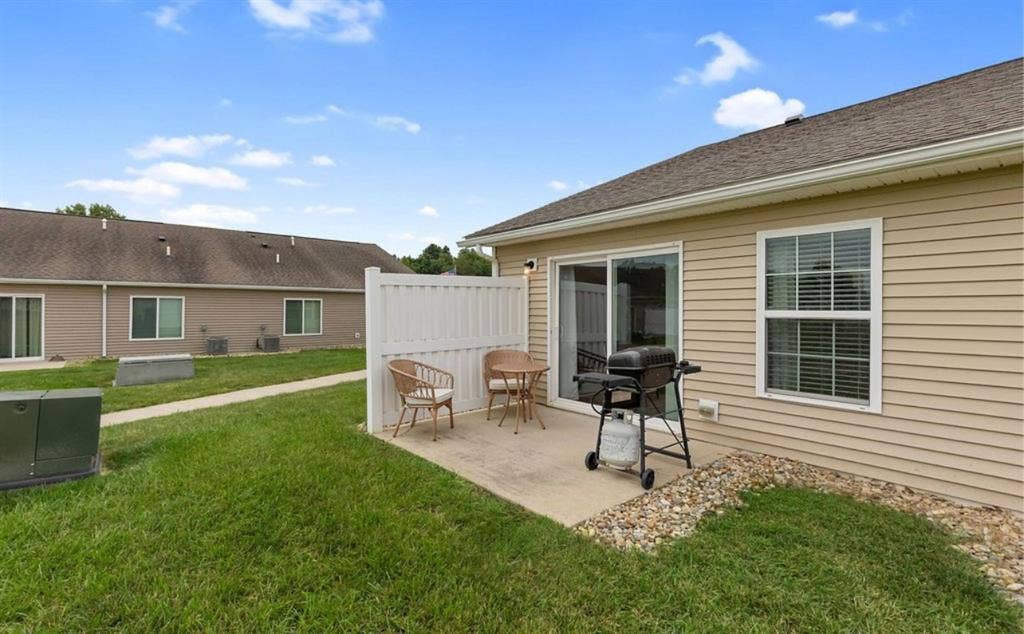 2 Bedroom 2 Bedroom avl for rent