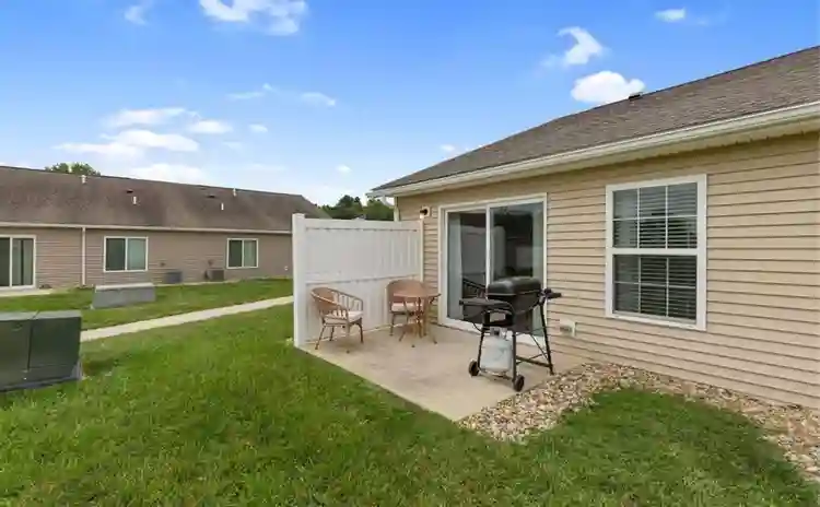 2 Bedroom 2 Bedroom avl for rent