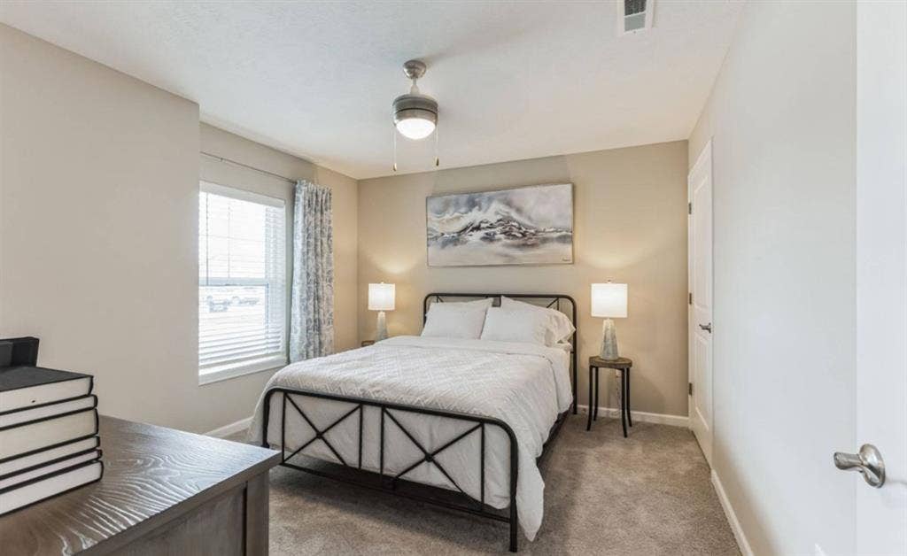 2 Bedroom 2 Bedroom avl for rent