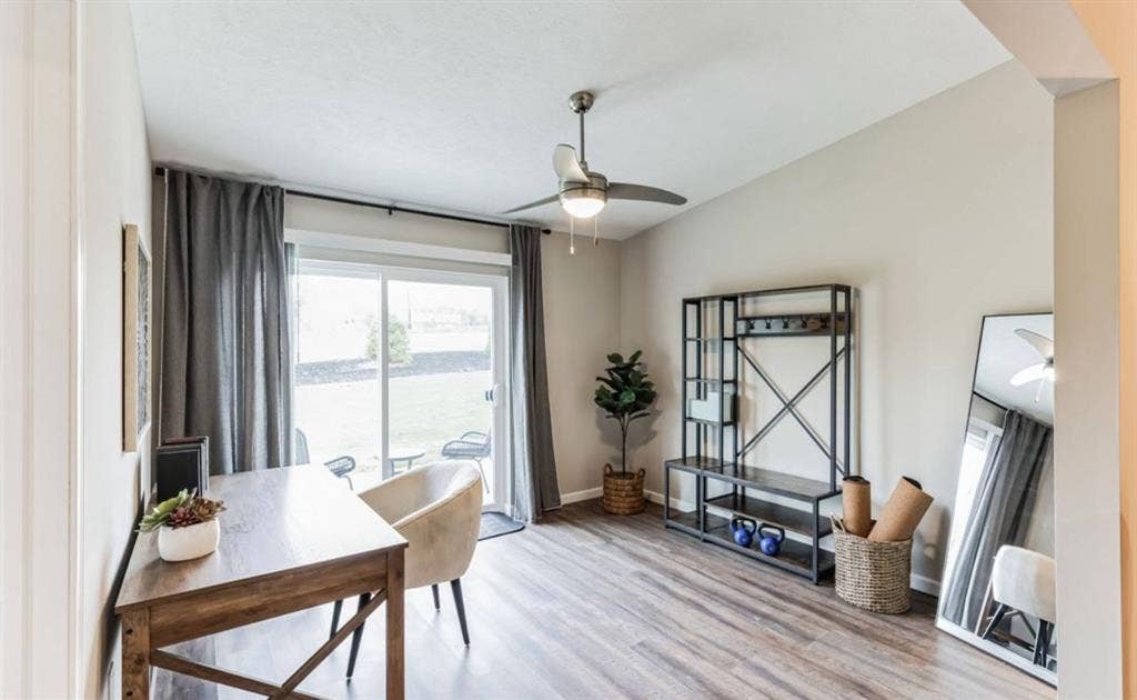2 Bedroom 2 Bedroom avl for rent