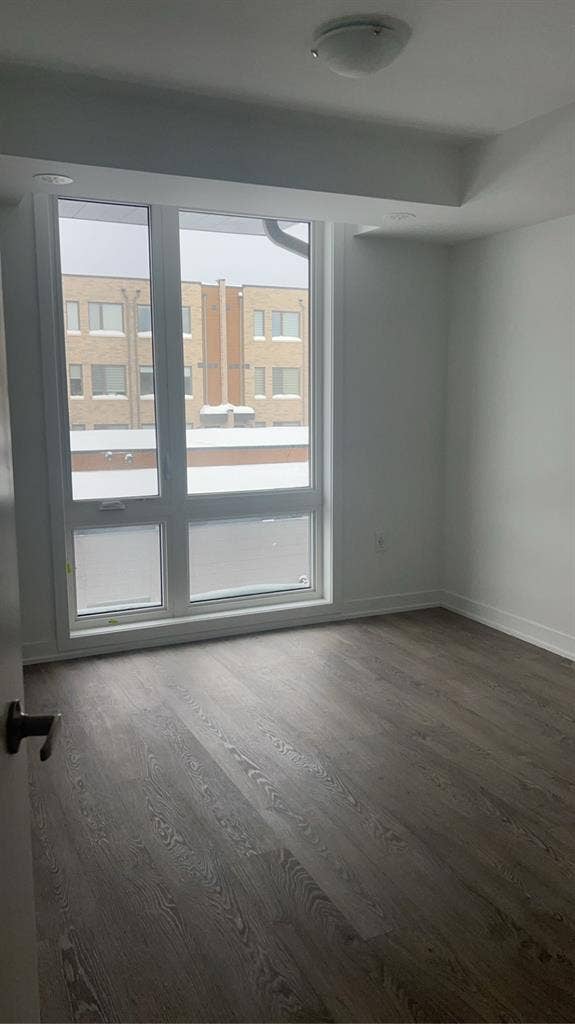Looking for Roommate