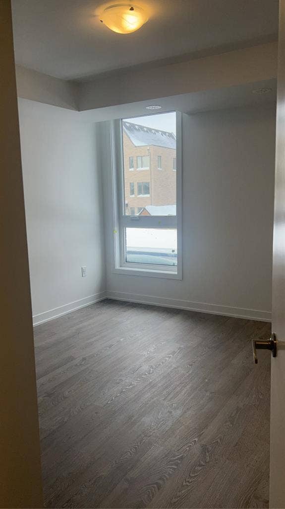 Looking for Roommate