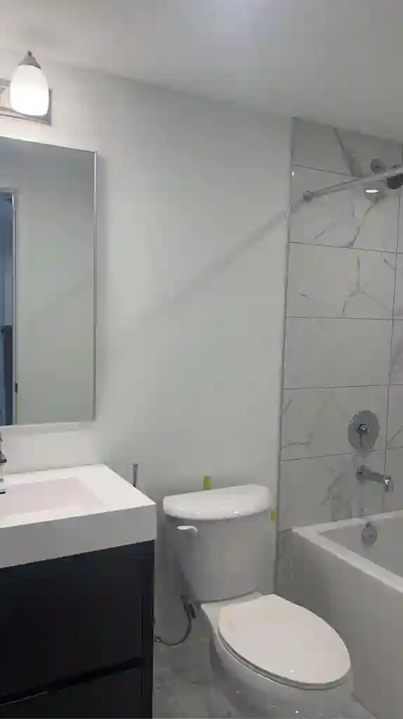 Looking for Roommate