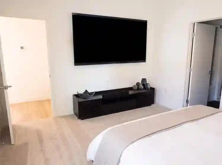 Private Room+Bath, New Cadence Home