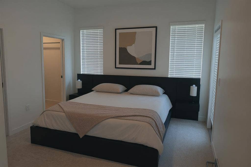 Private Room+Bath, New Cadence Home