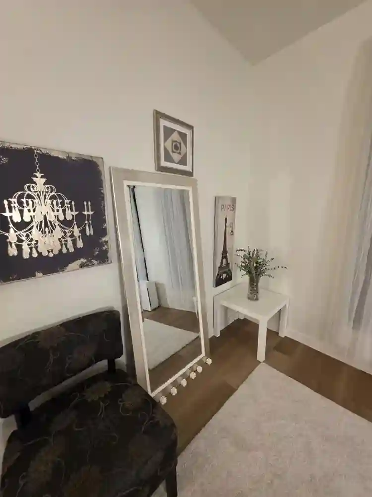 SABLEASE BIG beautiful Studio $1500