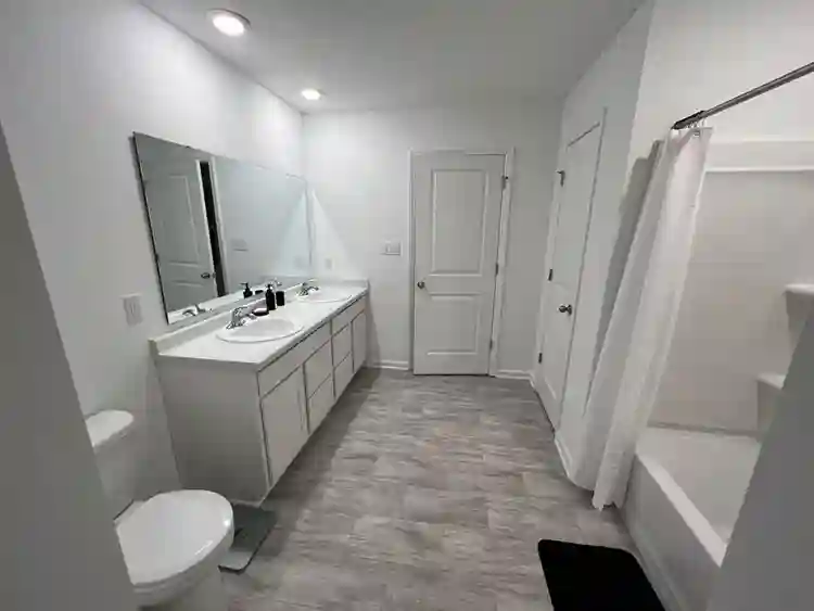 Room offer, looking for a roomate