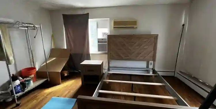 Looking for professional roomate