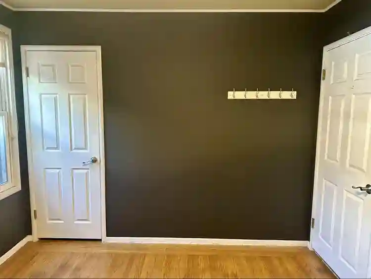 College Student - Room for Rent