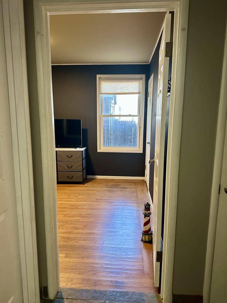 College Student - Room for Rent