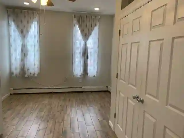 1 BDrm w/Private entrance in a 2Bd.