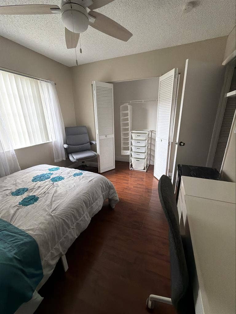 Room for rent at Kendall