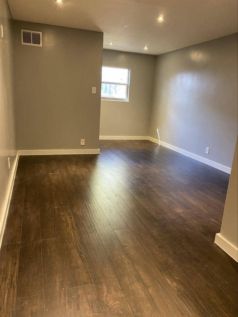 Private Room and Bathroom