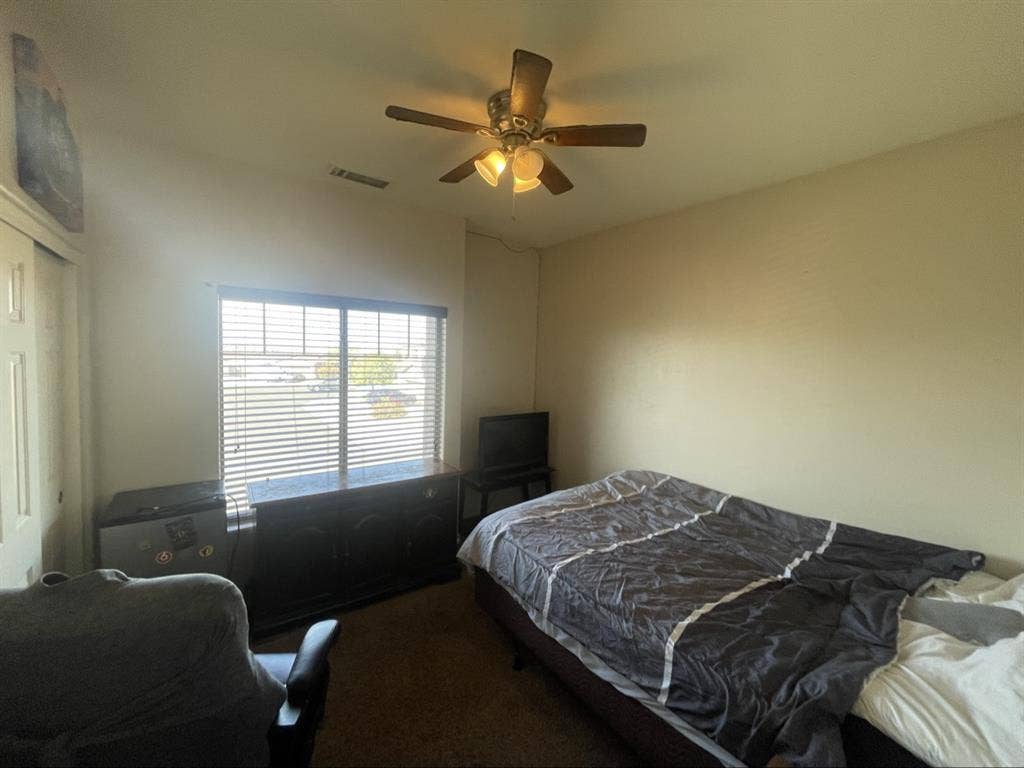 Cozy furnished room no utility bill