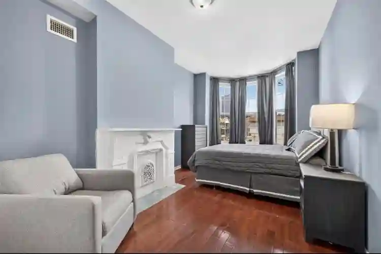 Looking for a 3rd Roommate – Journa