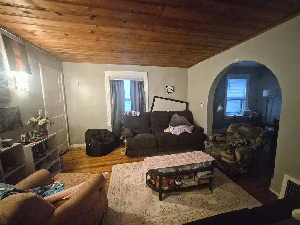 2 roommates February 2027