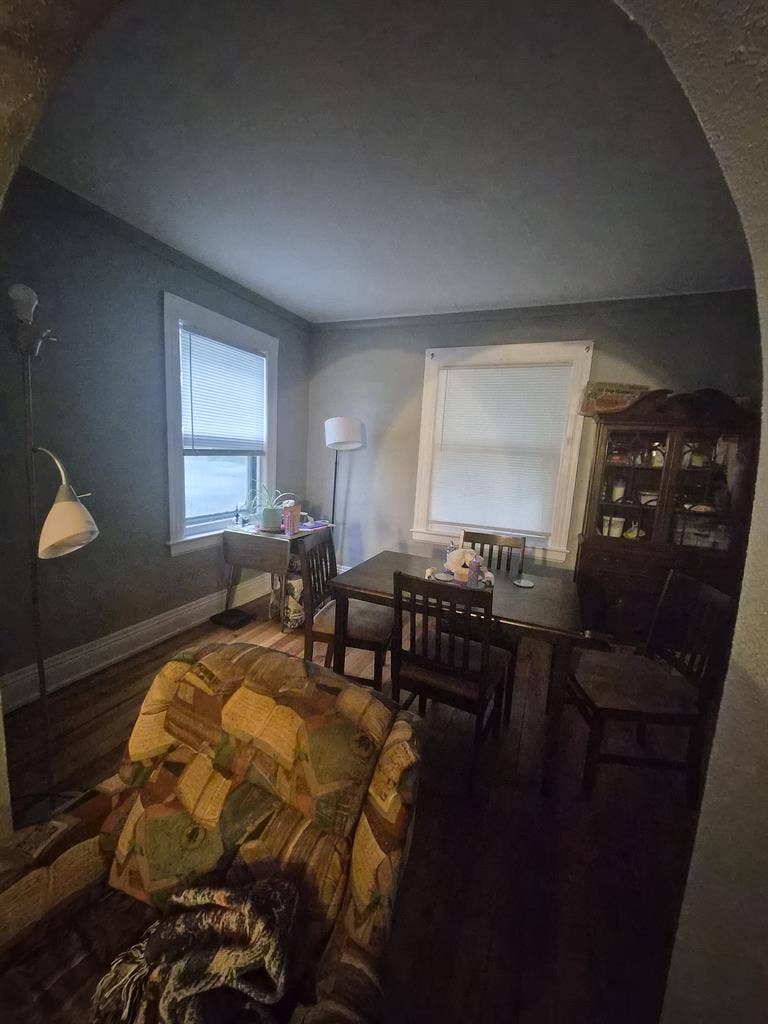 2 roommates February 2027