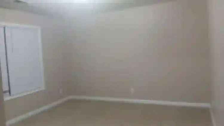 Looking for a female roommate