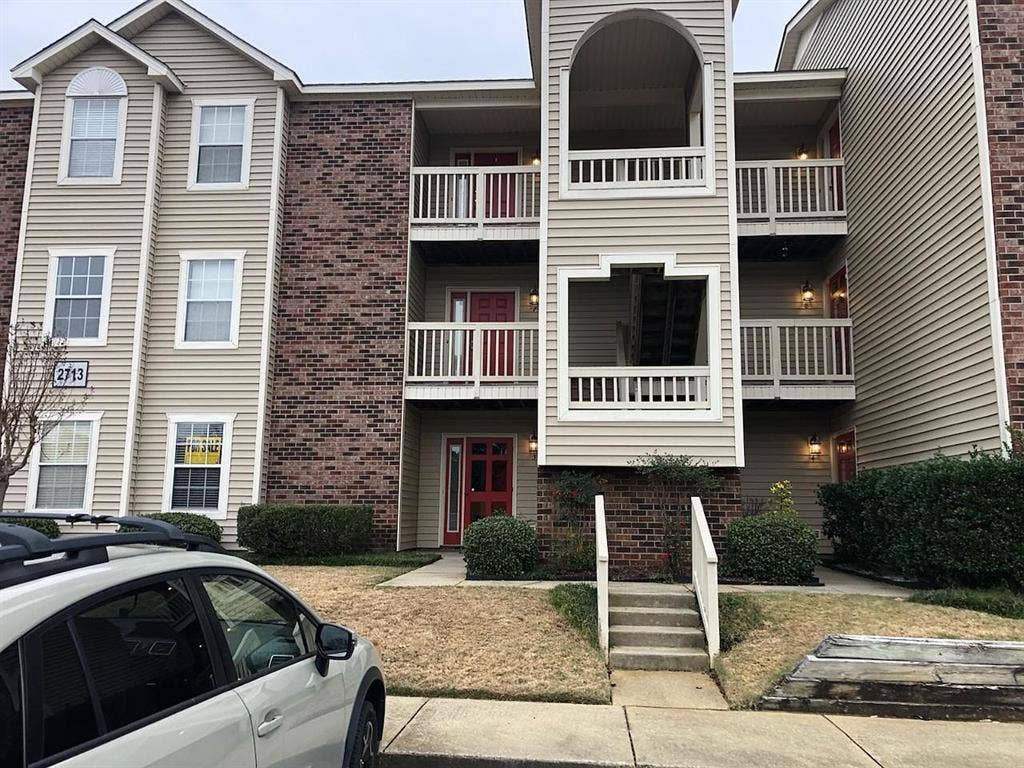 Looking for a female roommate