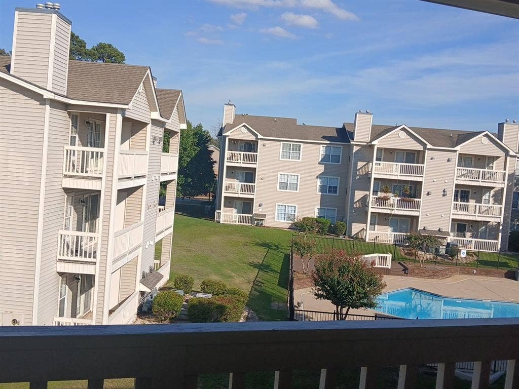 Looking for a female roommate