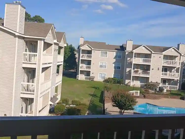 Looking for a female roommate
